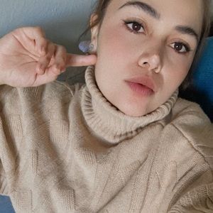 Meet your Posher, Nadia giovanna